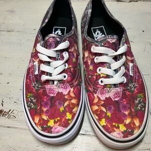 Vans Authentic Floral Roses Women’s 7 NWOT Red Pink Flower Print Canvas Shoes